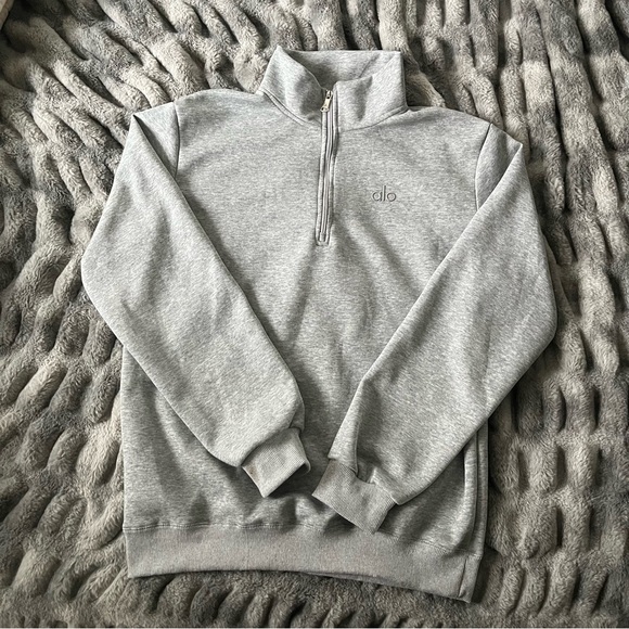 ALO Yoga Sweaters - Alo Yoga Grey Quarter Zip – Size Small 🤍